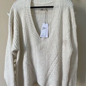 Ugg crème colored V neck.